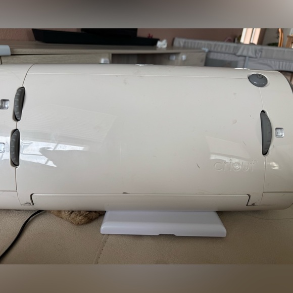 Cricut White Electronic Cutting Machine
